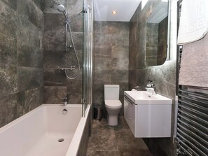 Cottage | Bathroom | Shower - Miller's Wheel (Harrogate)