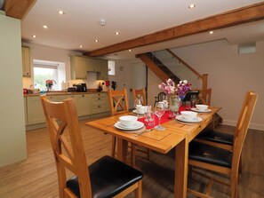 Cottage | Dining - Miller's Wheel (Harrogate)