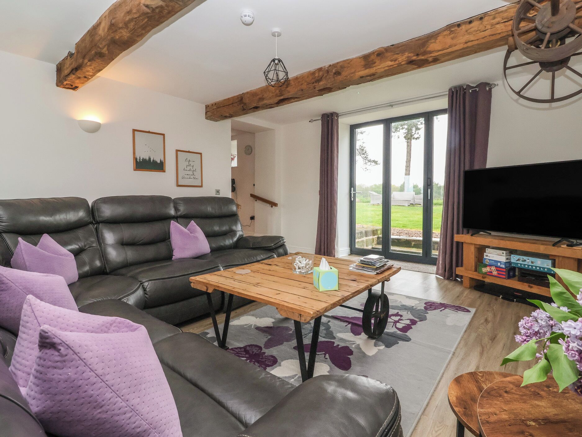 Cottage | Living area