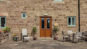 Cottage | Outdoor dining