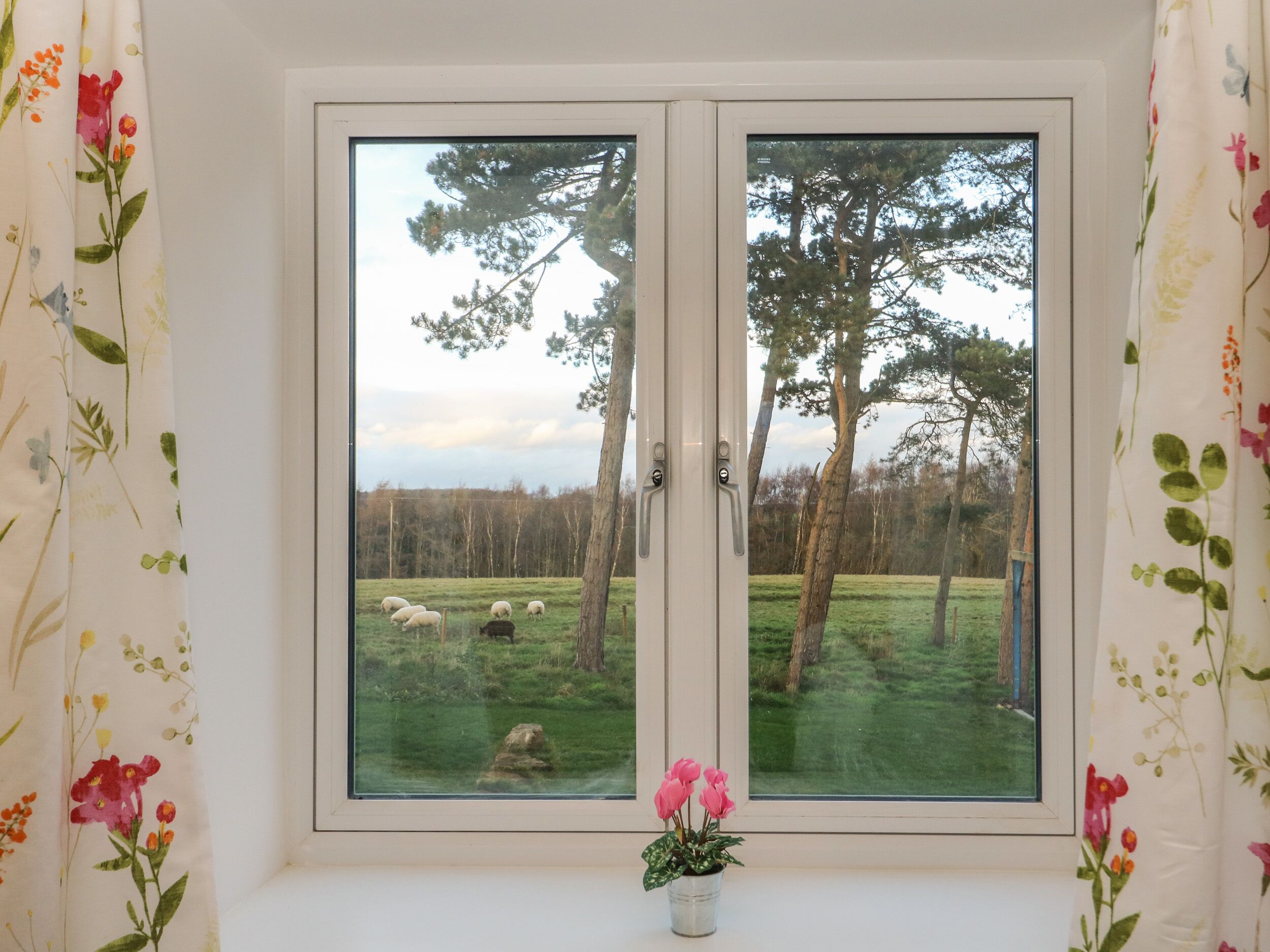 Cottage | 3 bedrooms, individually decorated, individually furnished, free WiFi