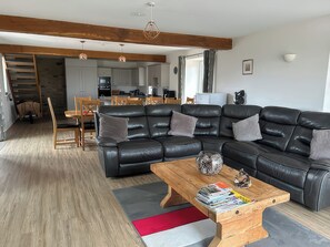 Cottage | Living area