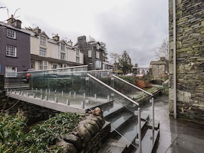 Cottage | Property grounds