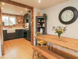 Cottage | Interior