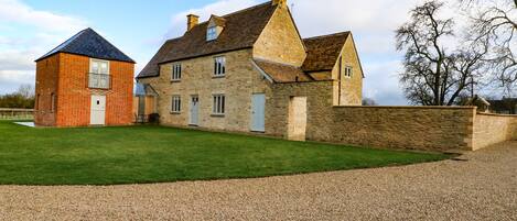 Cottage | Front of property