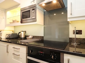 Dishwasher, cookware/dishes/utensils