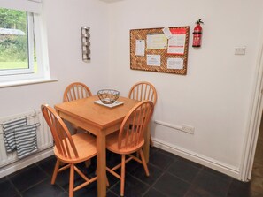 Cottage | Dining