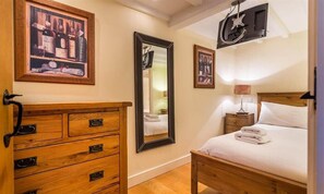 Cottage | Interior