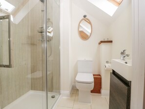 Cottage | Bathroom