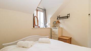 Cottage | 3 bedrooms, individually decorated, individually furnished, free WiFi