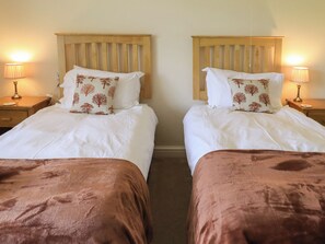 Cottage | 3 bedrooms, individually decorated, individually furnished, free WiFi
