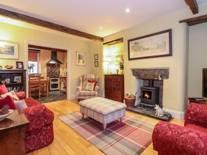 Cottage | Living area | Video-game console, DVD player - Charlottes Cottage (Windermere)