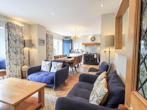 Cottage | Living area