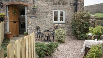 Cottage | Outdoor dining