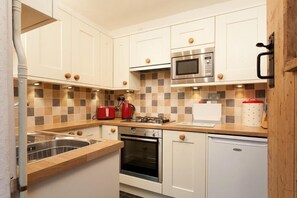 Casa de campo | Cozinha privada | Geladeira, lava-louças, talheres/pratos/utensílios de cozinha