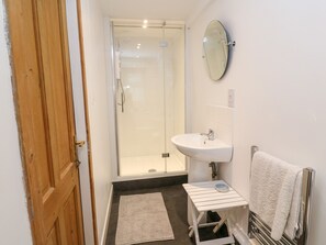 Cottage | Bathroom | Shower - Miners Cottage (Penzance)