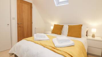 Cottage | 3 bedrooms, individually decorated, individually furnished, free WiFi