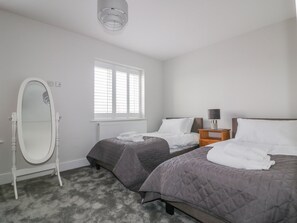 Cottage | 2 bedrooms, individually decorated, individually furnished, free WiFi