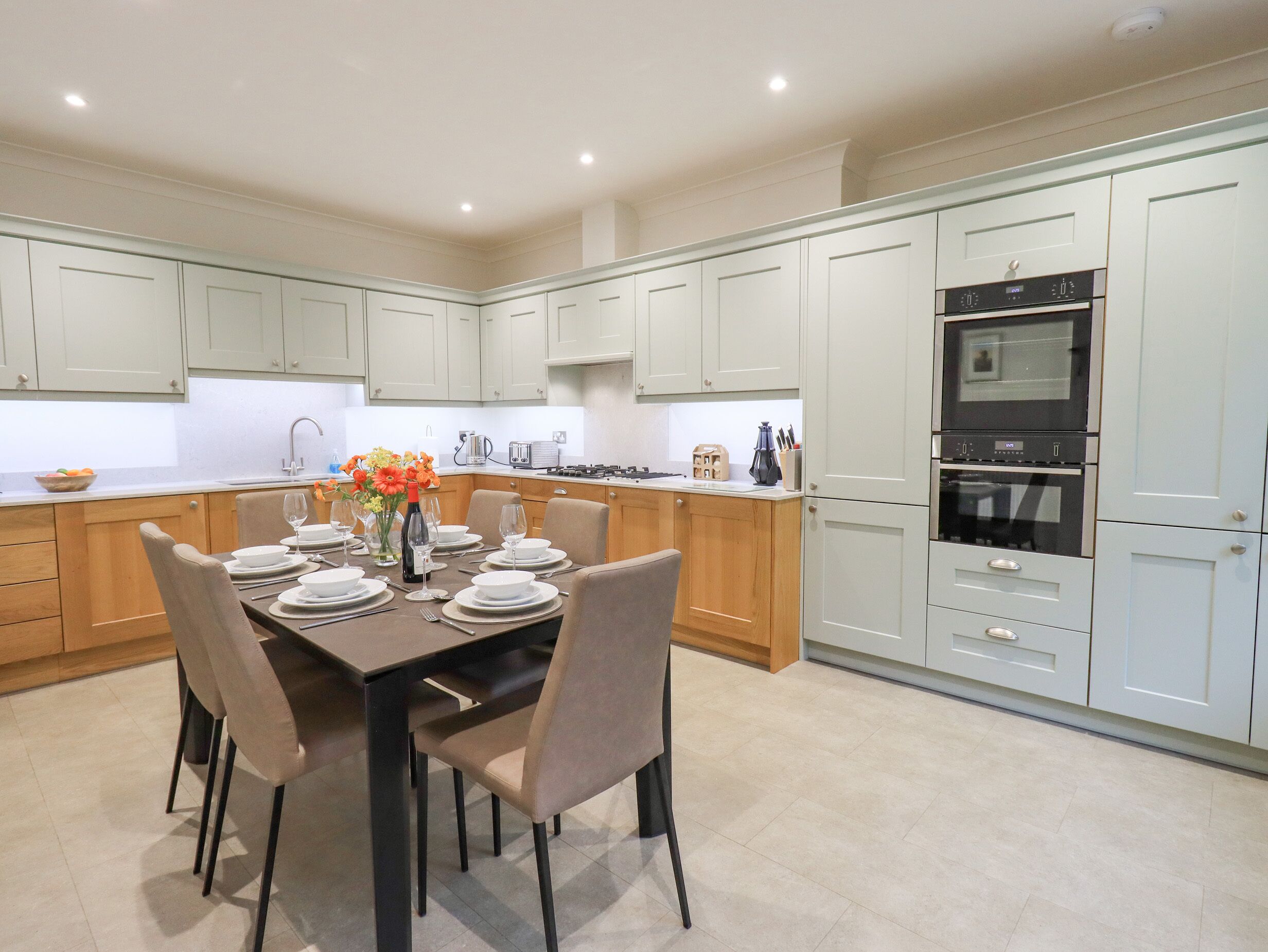 Cottage | Private kitchen | Fridge, dishwasher, cookware/dishes/utensils