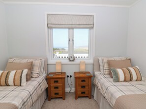Cottage | 3 bedrooms, individually decorated, individually furnished, free WiFi - Mcauliffe Lodge (Borth)