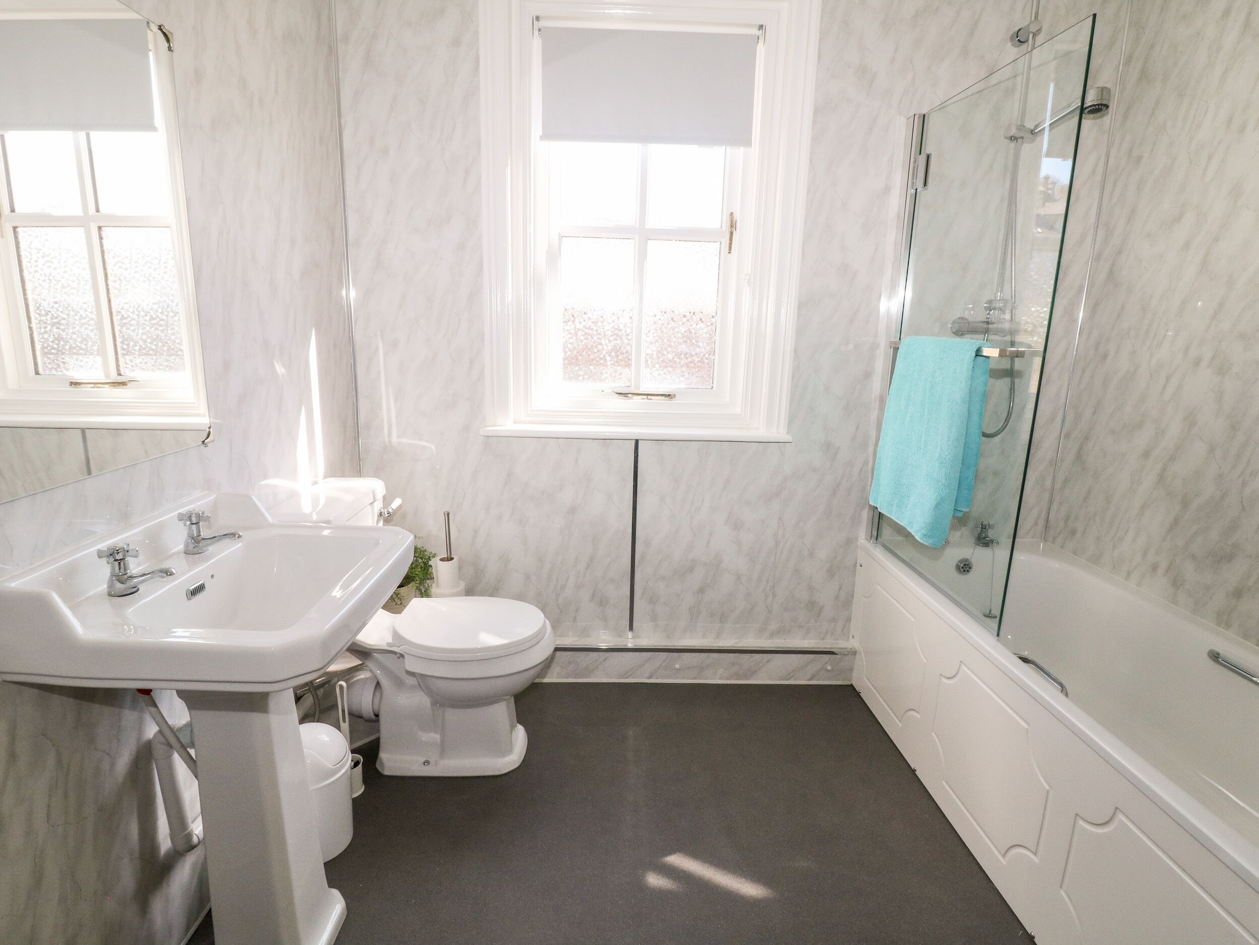 Cottage | Bathroom | Shower