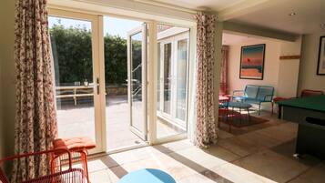 Cottage | Interior