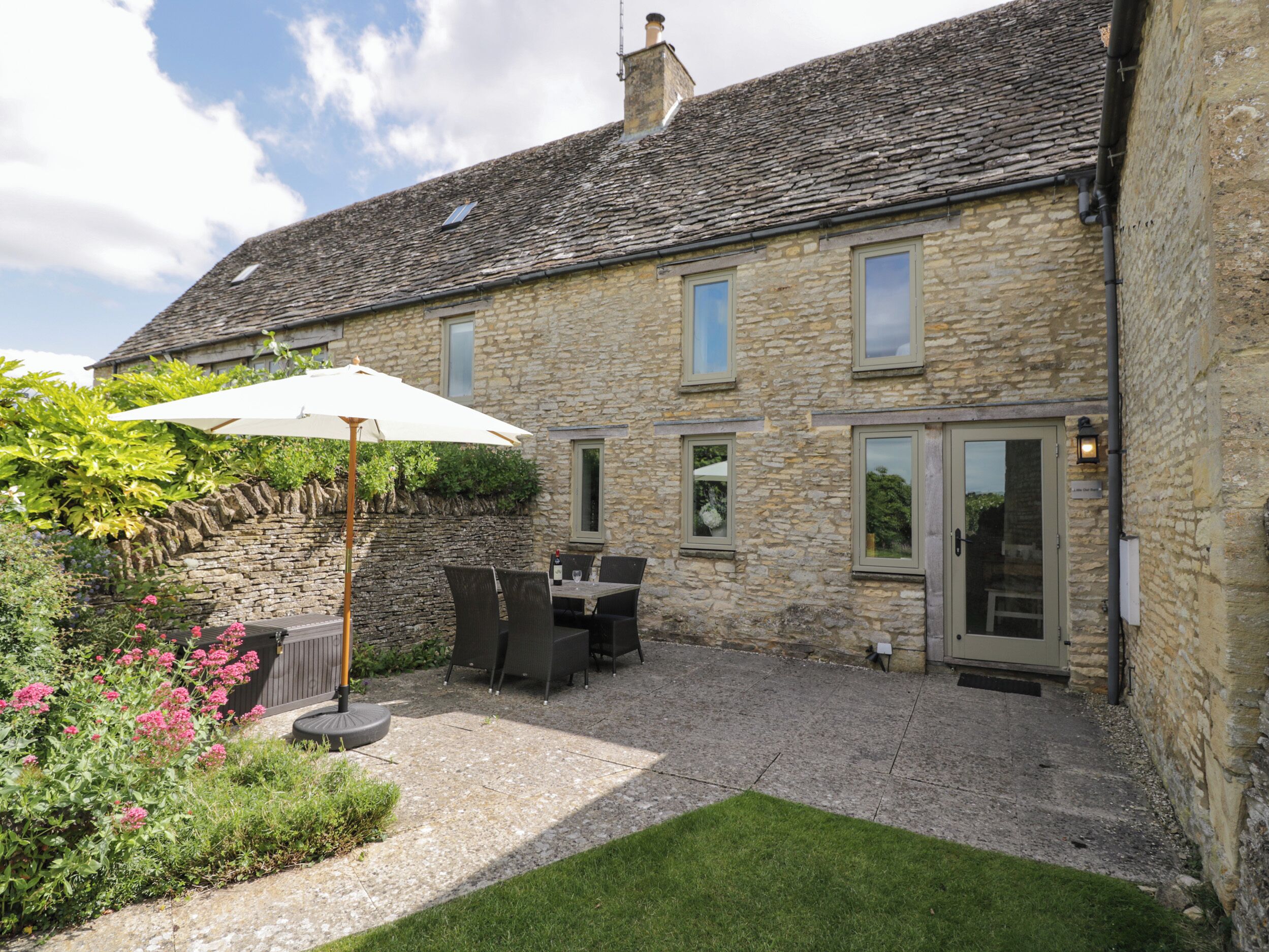 Cottage | Outdoor dining