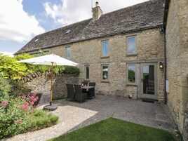 Cottage | Outdoor dining