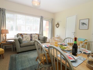 Cottage | Dining - The Nook (Norwich)