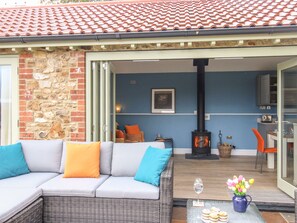 Cottage | Property grounds - The Cosy Cowshed (Axminster)