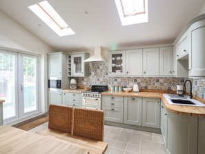 Casa de campo | Cozinha privada | Geladeira, lava-louças, chaleira elétrica, torradeira