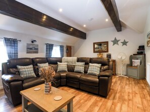 Living area - Cosy Cottage (Menai Bridge)