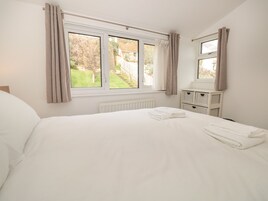 2 habitaciones, decoración personalizada y muebles diferentes 