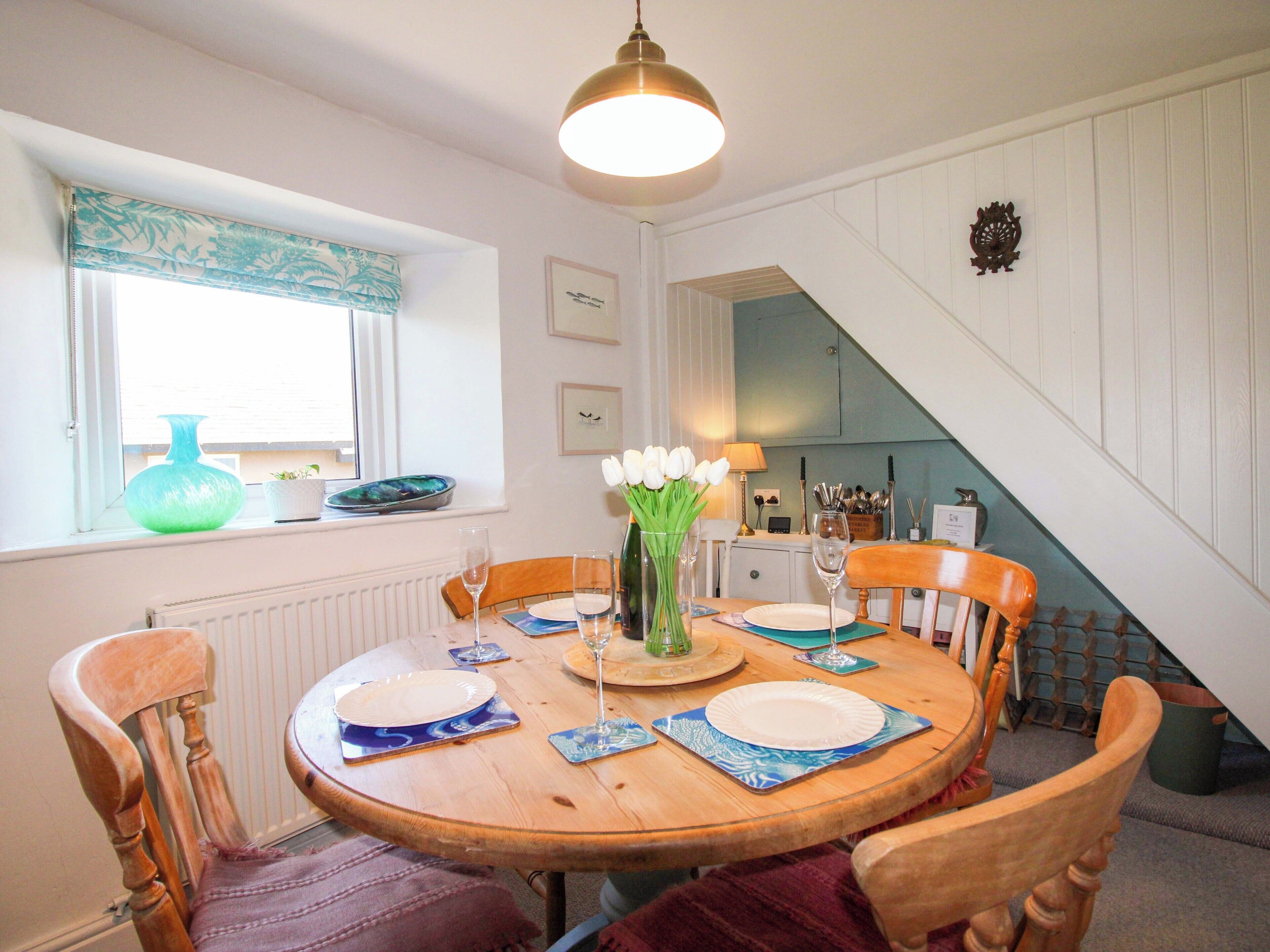 Cottage | Dining