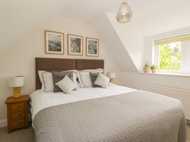 2 habitaciones, decoración personalizada y muebles diferentes 