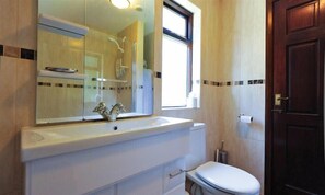 Cottage | Bathroom | Shower - Lakefield Cottage (Ambleside)