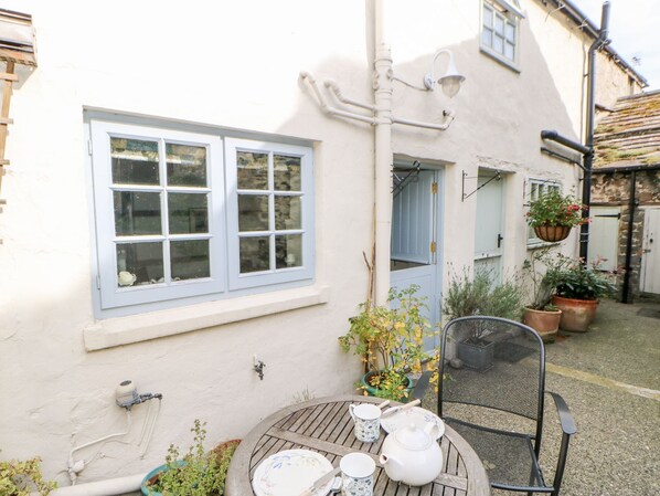 Cottage | Interior - Demonicus (Leyburn)