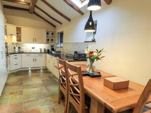 Casa de campo | Cocina privada | Lavavajillas y utensilios de cocina