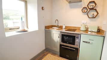 Fridge, dishwasher, cookware/dishes/utensils