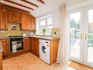 Cottage | Private kitchen | Cookware/dishes/utensils