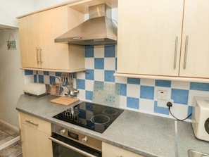 Cottage | Private kitchen | Cookware/dishes/utensils