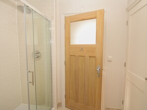 Cottage | Bathroom | Shower