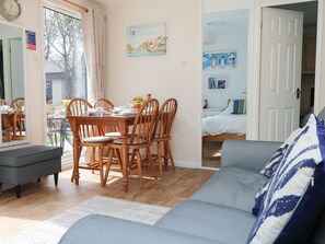 Cottage | Interior - Miles Retreat (Hayle)