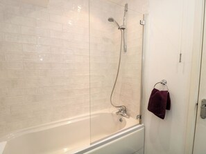 Casa de campo | Baño | Regadera y secadora de cabello 