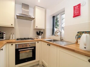 Cottage | Private kitchen | Fridge, cookware/dishes/utensils - The Seventeen (Cheltenham)