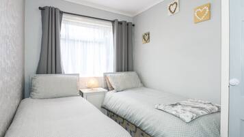 Cottage | 2 bedrooms, individually decorated, individually furnished, free WiFi