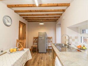 Ferienhaus | Eigene Küche | Kühlschrank, Mikrowelle, Kochgeschirr/Geschirr/Besteck
