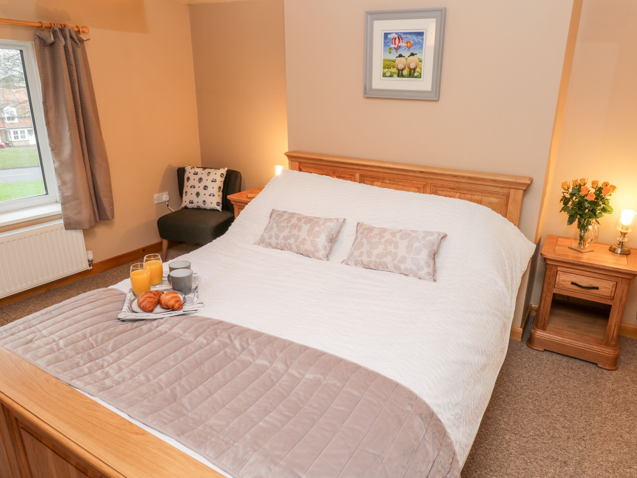 2 bedrooms, individually decorated, individually furnished, free WiFi