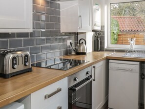 コテージ | 専用キッチン | 冷蔵庫、食器洗い機、電気ポット、トースター