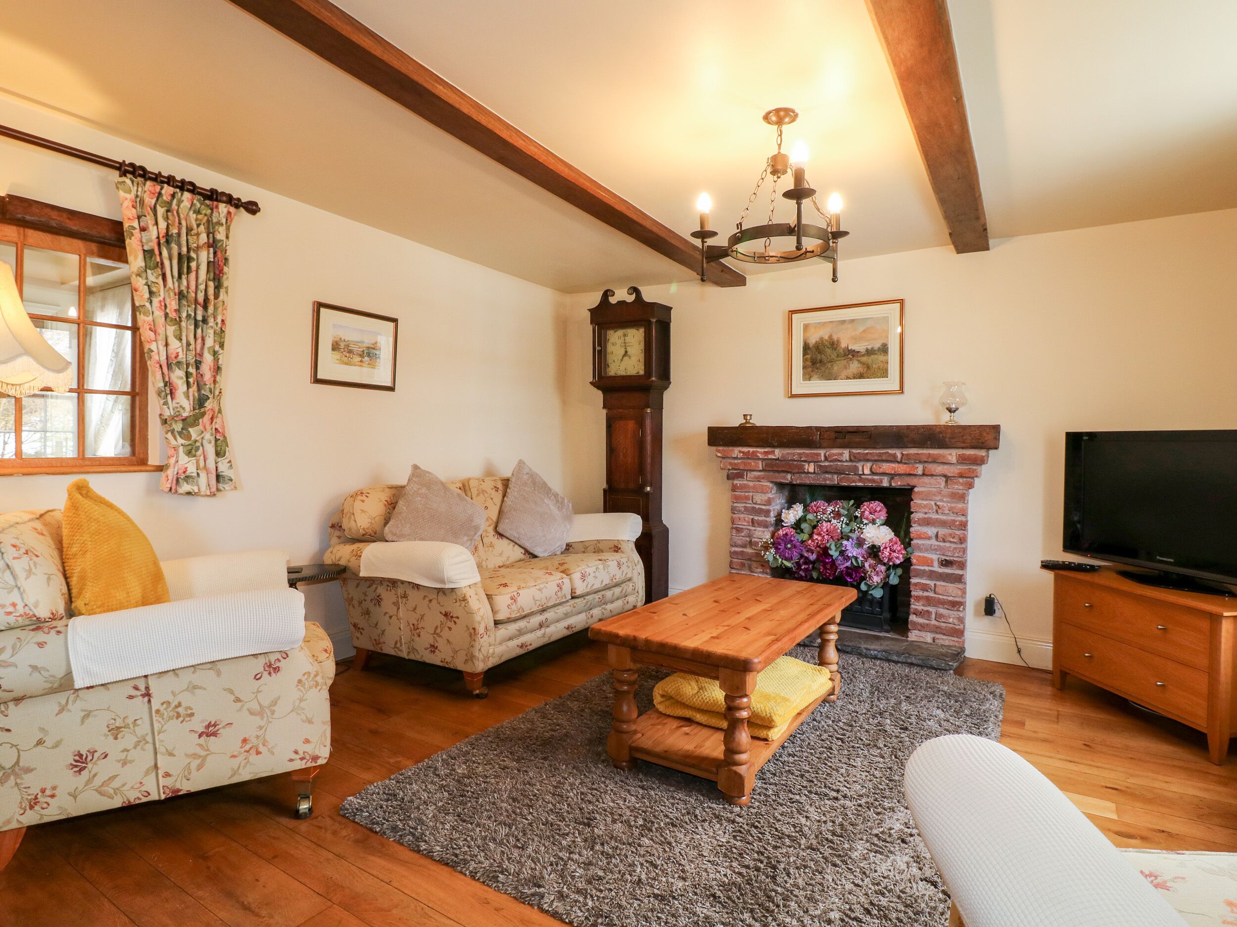 Cottage | Living area